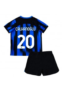 Inter Milan Hakan Calhanoglu #20 Jalkapallovaatteet Lasten Kotipeliasu 2023-24 Lyhythihainen (+ Lyhyet housut)